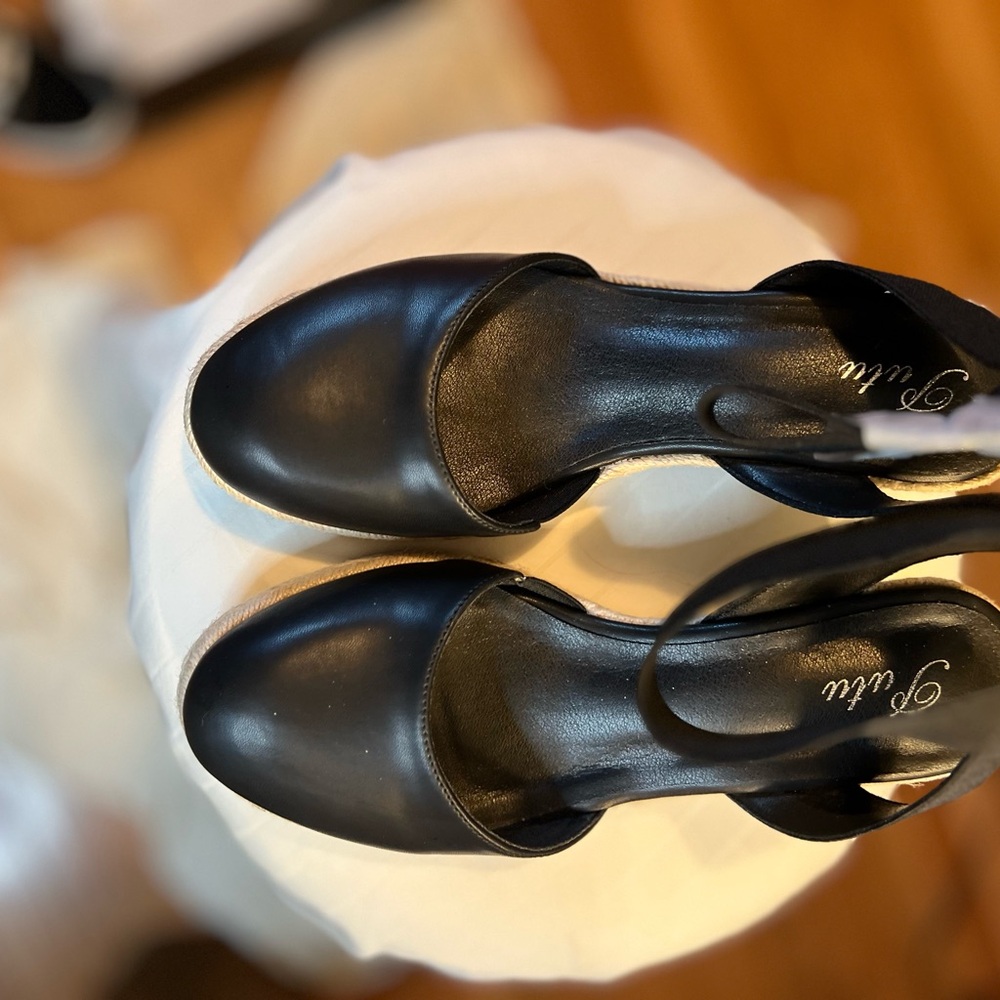 Chic Black Heels by Luxe